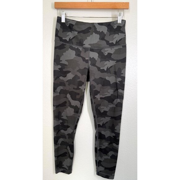 Yogalicious Lux Women's Gray Camouflage Print Leggings M 7/8 ankle Gym Yoga EUC - Picture 2 of 12